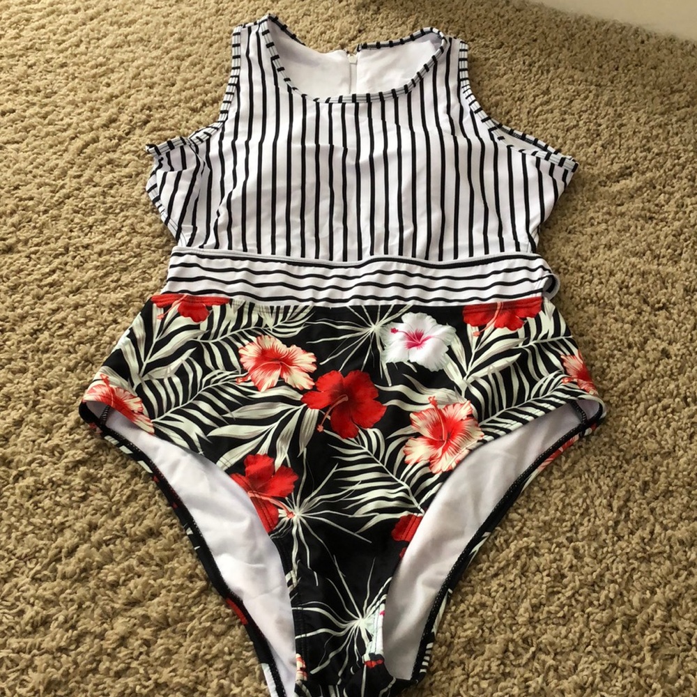 Plus Random Floral & Striped One Piece Swimwear